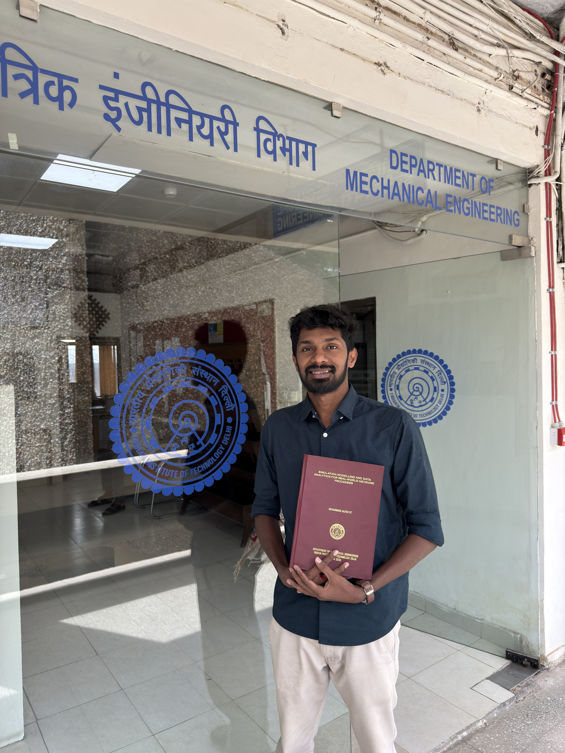 Prof. Navonil Mustafee during his lecture